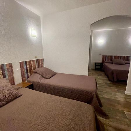 Hotel Alexander Perpignan Bagian luar foto