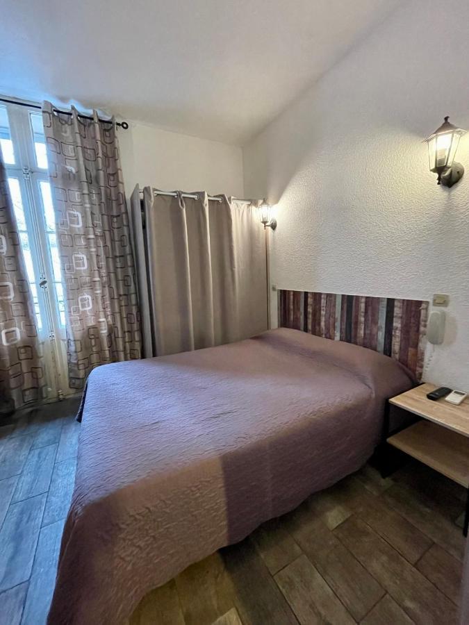Hotel Alexander Perpignan Bagian luar foto