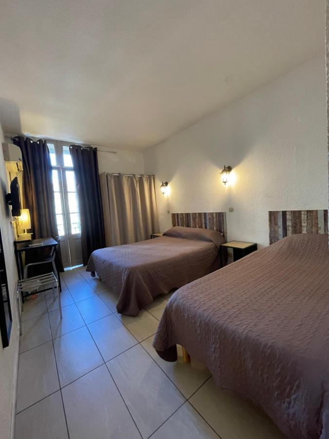 Hotel Alexander Perpignan Bagian luar foto