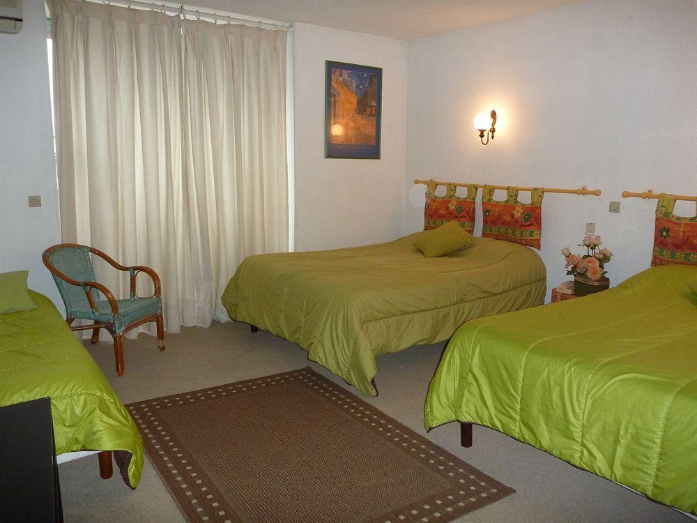 Hotel Alexander Perpignan Bagian luar foto