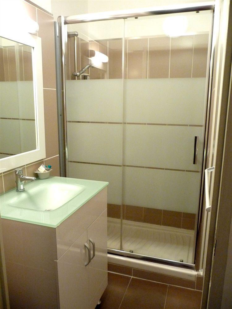 Hotel Alexander Perpignan Bagian luar foto