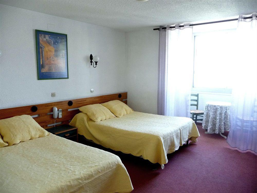 Hotel Alexander Perpignan Bagian luar foto