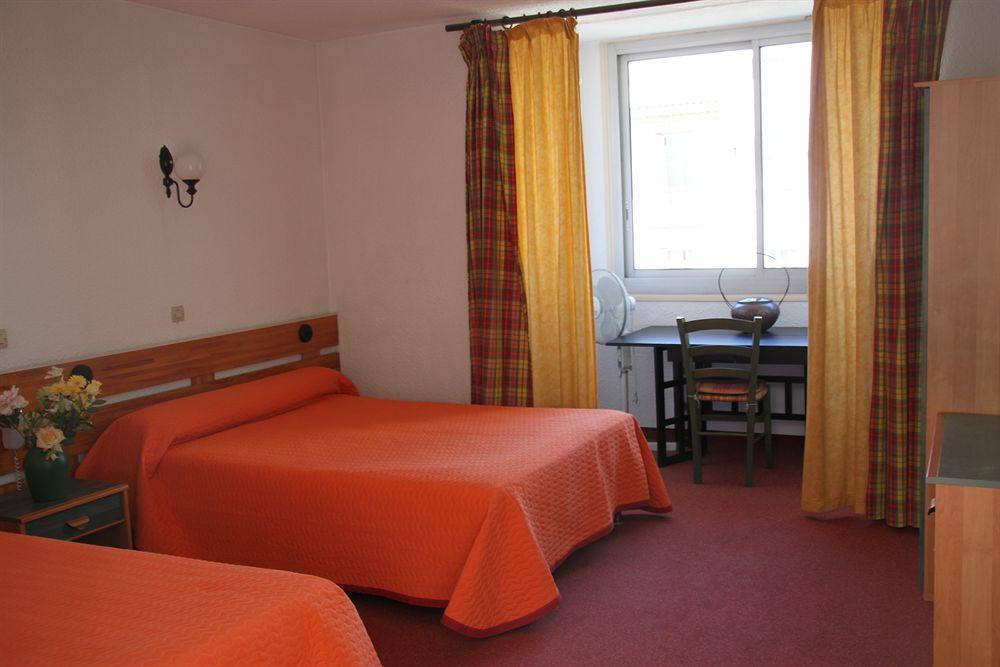 Hotel Alexander Perpignan Bagian luar foto