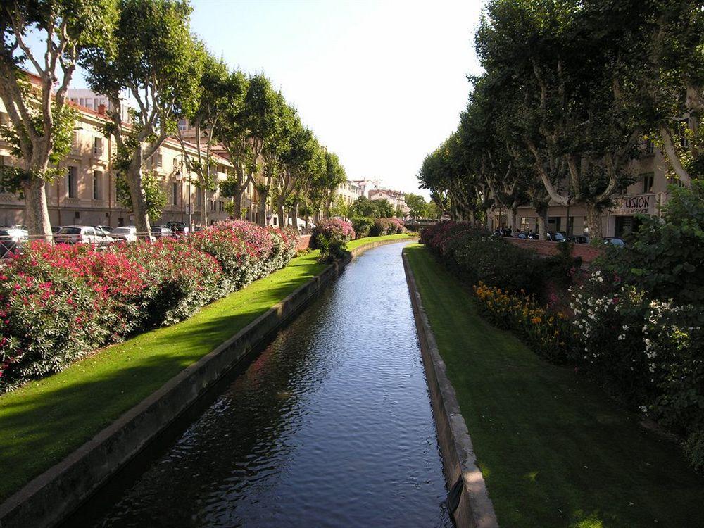 Hotel Alexander Perpignan Bagian luar foto