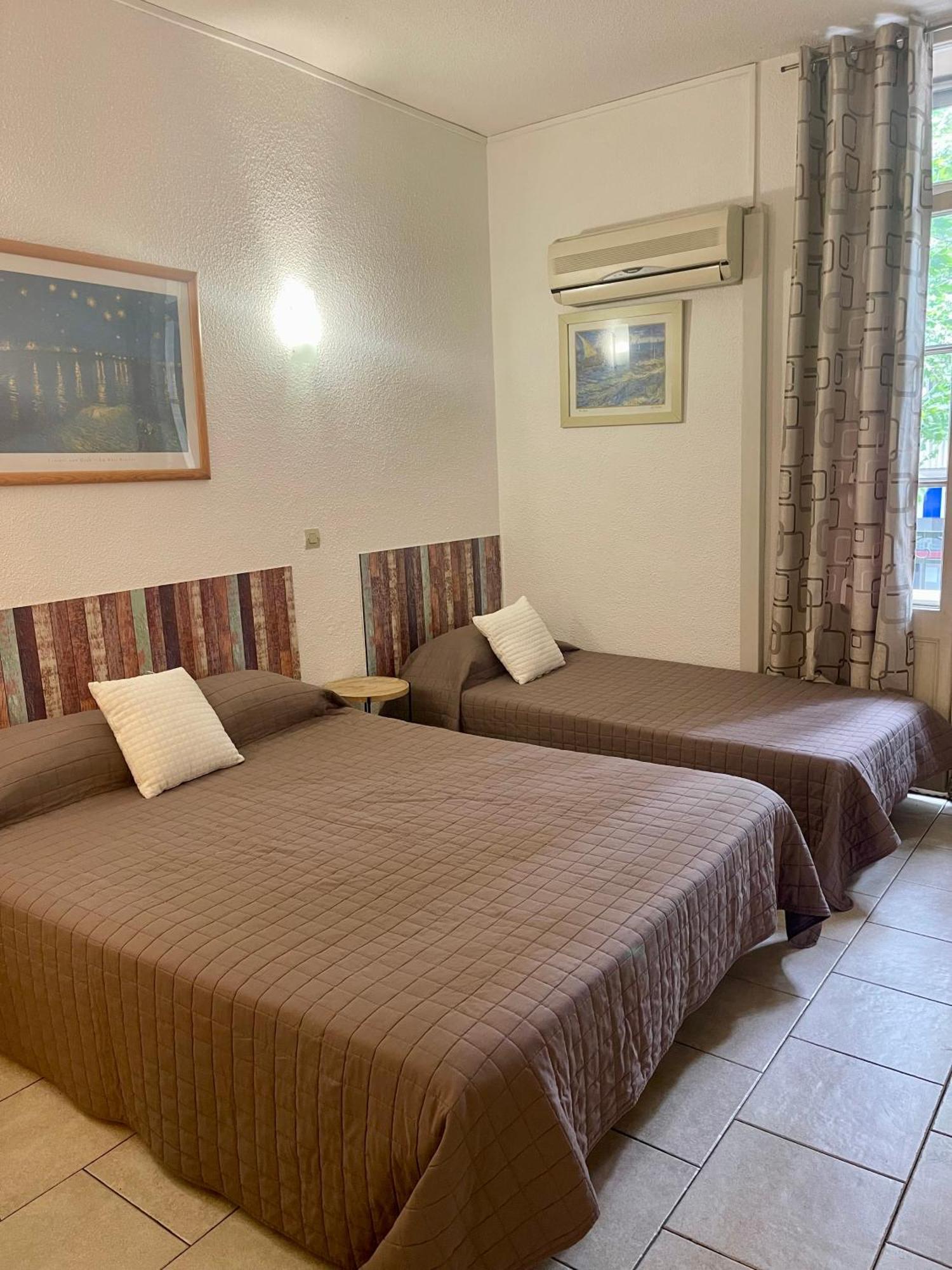 Hotel Alexander Perpignan Bagian luar foto