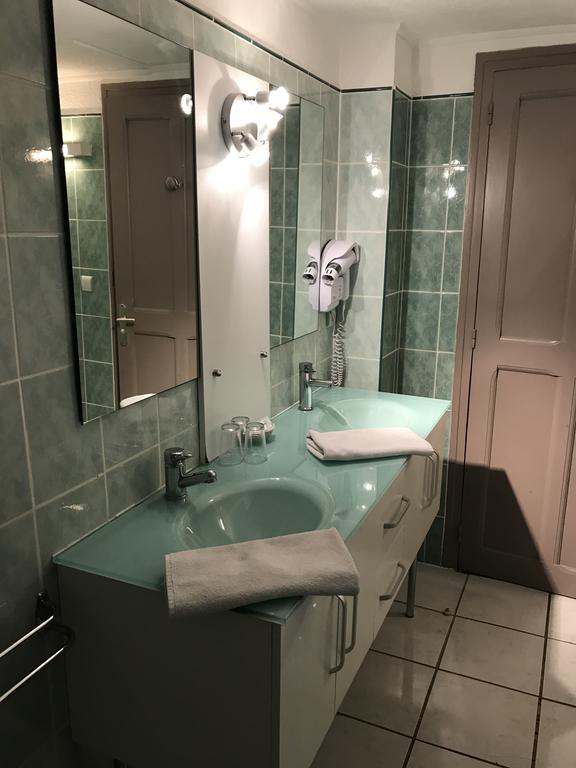 Hotel Alexander Perpignan Bagian luar foto