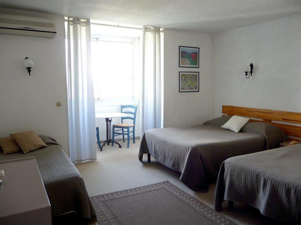 Hotel Alexander Perpignan Bagian luar foto