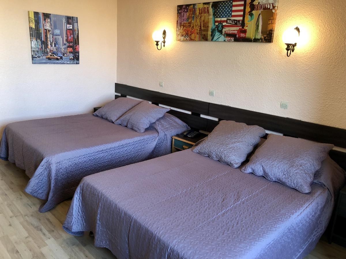 Hotel Alexander Perpignan Bagian luar foto